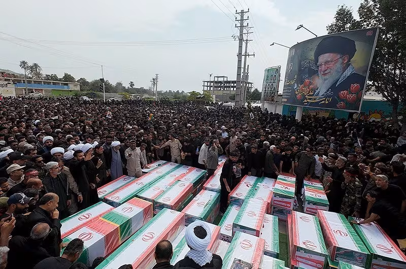  Funeral de las niñas de la escuela primaria Minab, que murieron en el bombardeo de la escuela el sábado 28 de febrero de 2026.