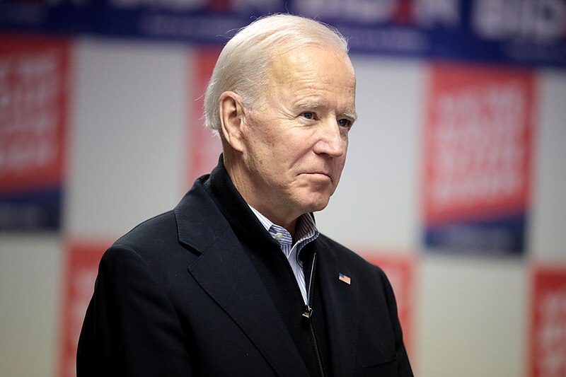 Joe Biden hablando con sus partidarios en una conferencia telefónica en su oficina de campaña presidencial en Des Moines, Iowa, 13 de enero de 2020. Fuente: Gage Skidmore de Surprise, AZ, Estados Unidos de América