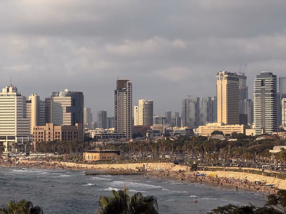 Skyline de Tel Aviv capturado desde Jaffa. Fuente: The Political Room