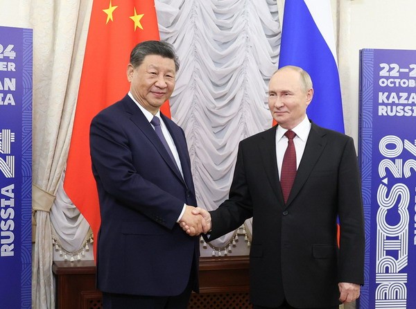 Xi Jinping junto a Vladimir Putin. Créditos: Ministerio de Exteriores chino