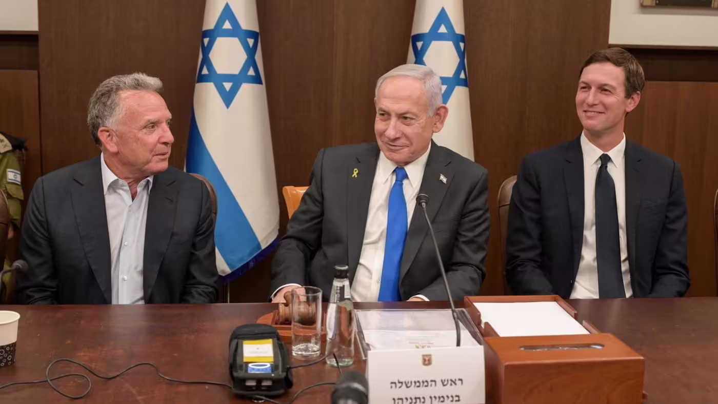 De izquierda a derecha, Steve Witkoff, el primer ministro de Israel, Benjamin Netanyahu, y Jared Kushner © @IsraeliPM/X