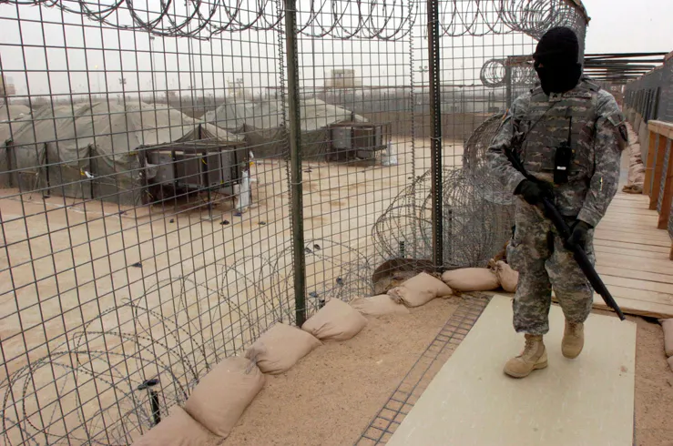 Camp Bucca (en árabe|سجن بوكا) fue un centro de detención clandestino de prisioneros de Estados Unidos ubicado en Um Kasar a las afueras de la ciudad de Basora aislado en el desierto en el sur de Irak.