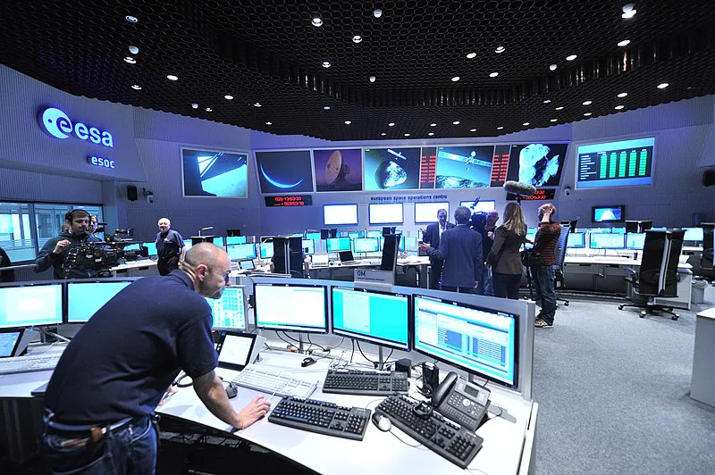  Sala de Control Principal/Sala de Control de Misión de la ESA en el Centro Europeo de Operaciones Espaciales (ESOC) en Darmstadt , Alemania .
