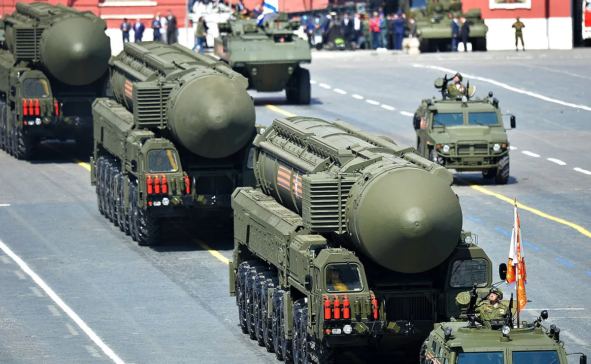 Contenedores de transporte y lanzamiento de RS-24 Yars durante un desfile militar para conmemorar el 70.º aniversario de la Victoria en la Gran Guerra Patria de 1941-1945. Fuente: Kremlin.ru