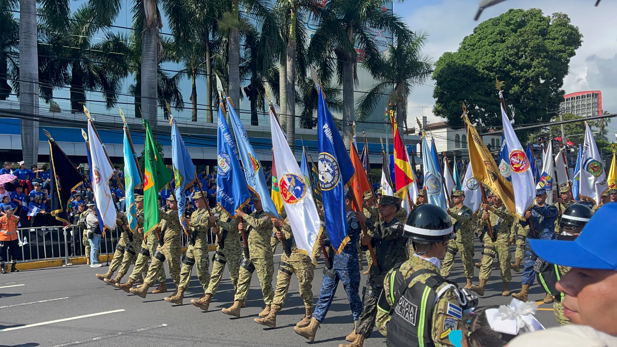 Desfile Banderas.JPG