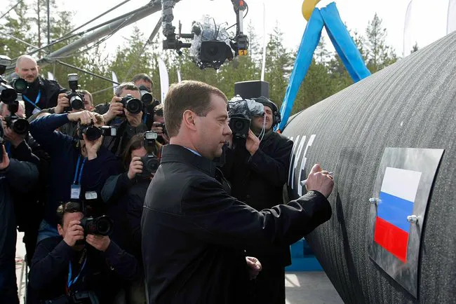 Ceremonia de inicio de la construcción del tramo submarino del gasoducto Nord Stream.