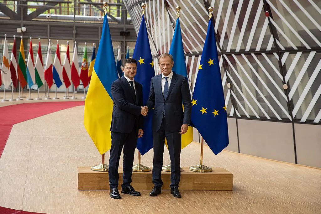 Tusk con el presidente ucraniano Volodymyr Zelenskyy en Bruselas, junio de 2019. Fuente: President.gov.ua