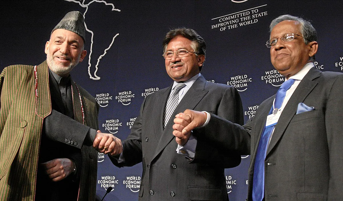 Hamid_Karzai,_Pervez_Musharraf,_Fakhruddin_Ahmed_-_WEF_Annual_Meeting_Davos_2008.jpg
