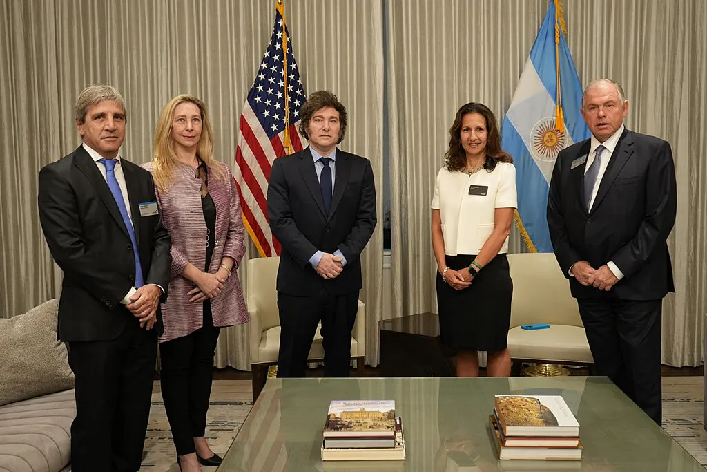 El presidente de Argentina Javier Milei recibido por la presidenta de la Bolsa de Valores de Nueva York, Lynn Martin. Fuente: Argentina.gob.ar