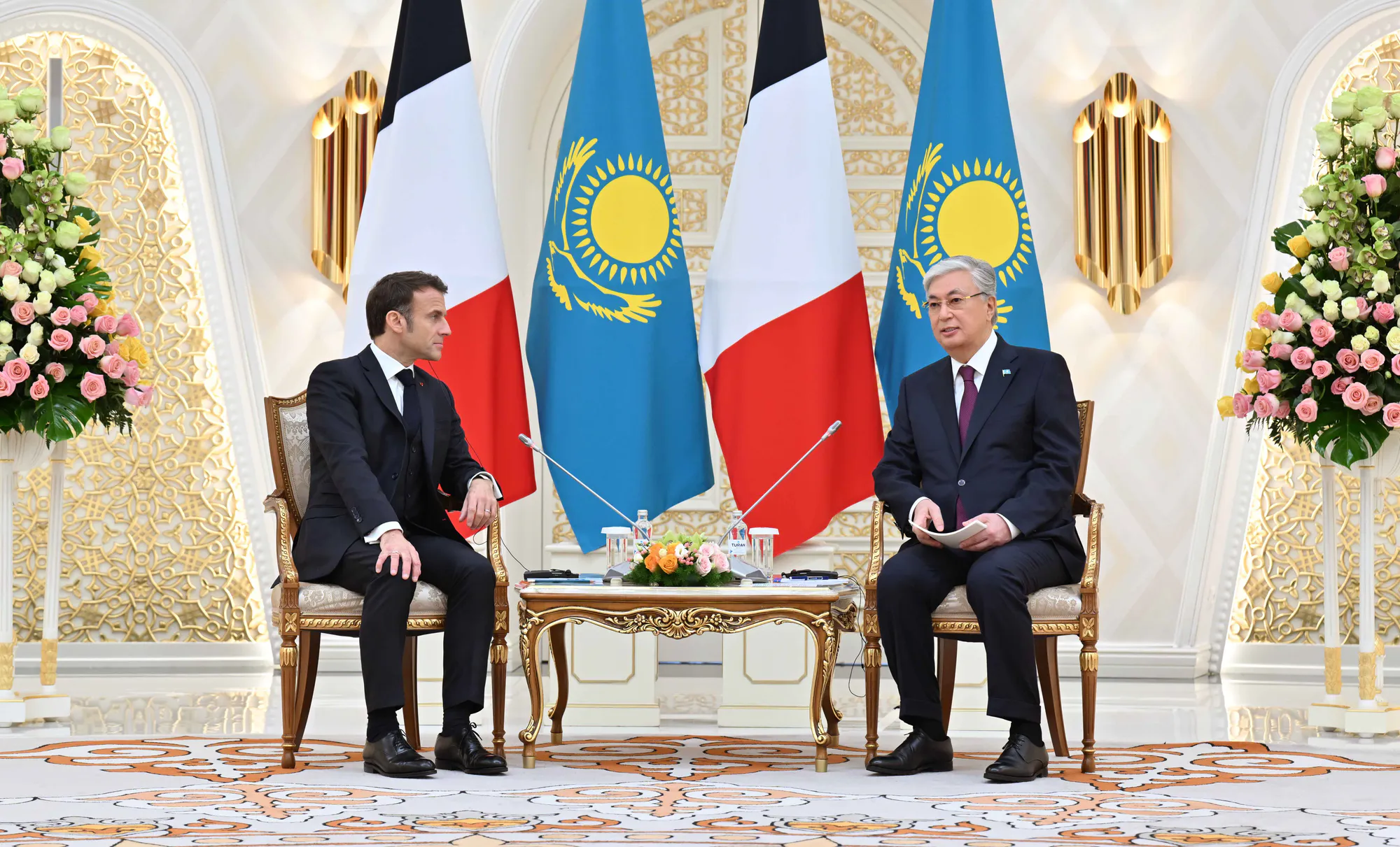 Macron durante su visita a Kazajistán en 2023. Fuente: Presidencia de Kazajistán