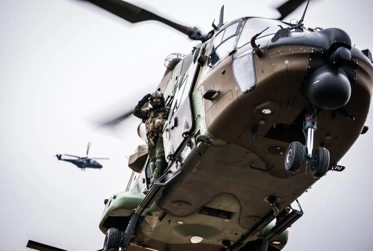 NH90, transporte de tropas y carga. Ametralladoras 12.70mm/7,62 mm. 300 km/h velocidad de crucero. 4000 kg de carga útil. Fuente:&nbsp;FAMET, Ejército de Tierra Español.