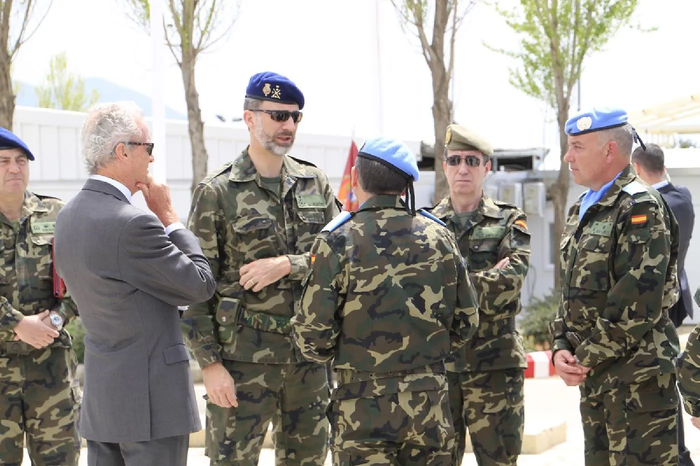 El Rey de España visitando la base militar española Miguel Cervantes, situada en el Líbano, dentro de la UNIFIL. Fuente: Ejército de Tierra español