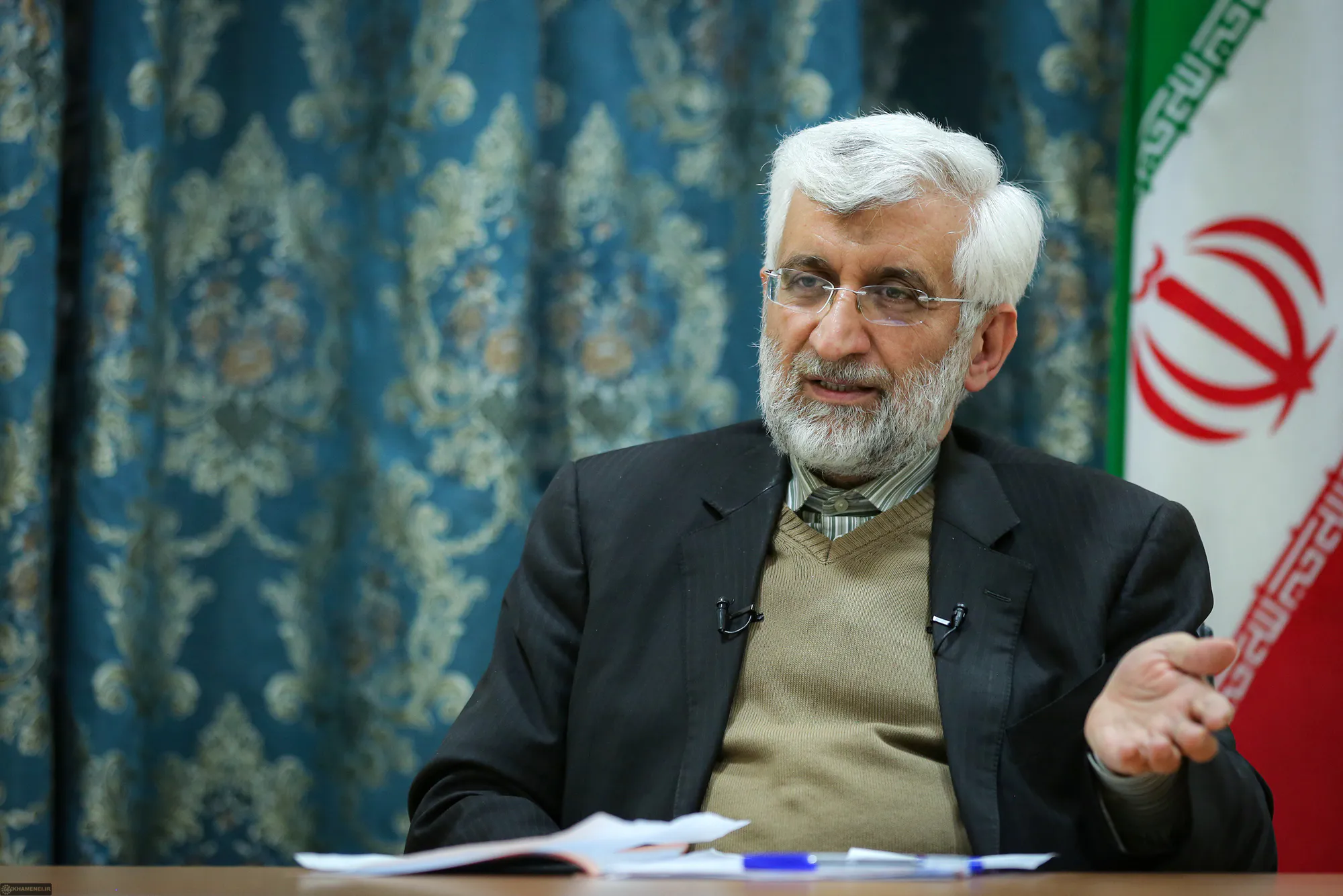 Una imagen de Saeed Jalili en una entrevista con el sitio web khamenei.ir en 2021. Fuente: khamenei.ir