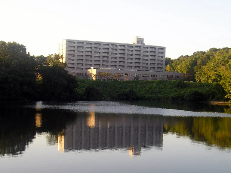 Sede de la Agencia de Cooperación Internacional Japonesa (JICA) Fuente: Wikimedia Commons