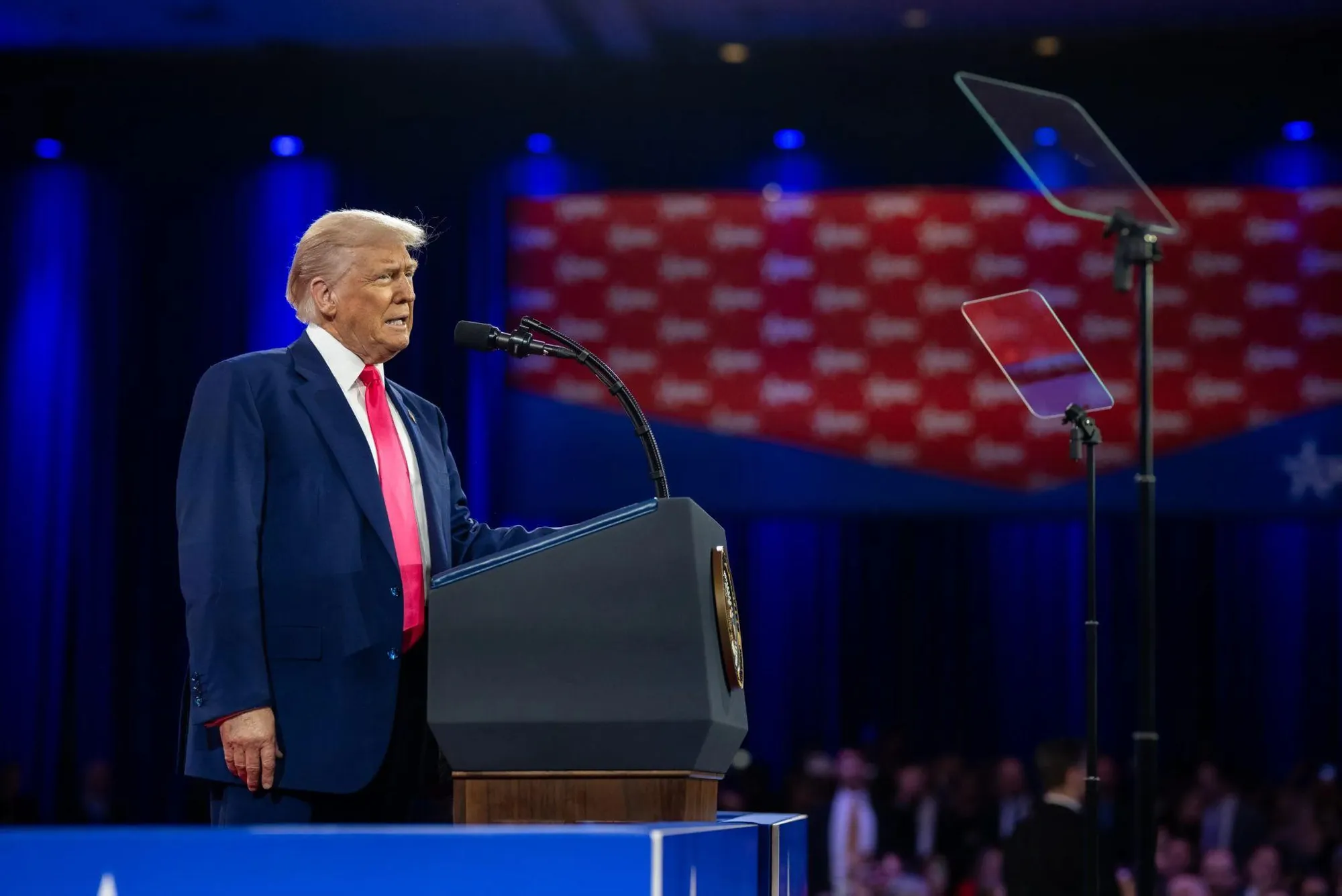 El presidente Trump habla en la CPAC 2025. Fuente:&nbsp;La Casa Blanca