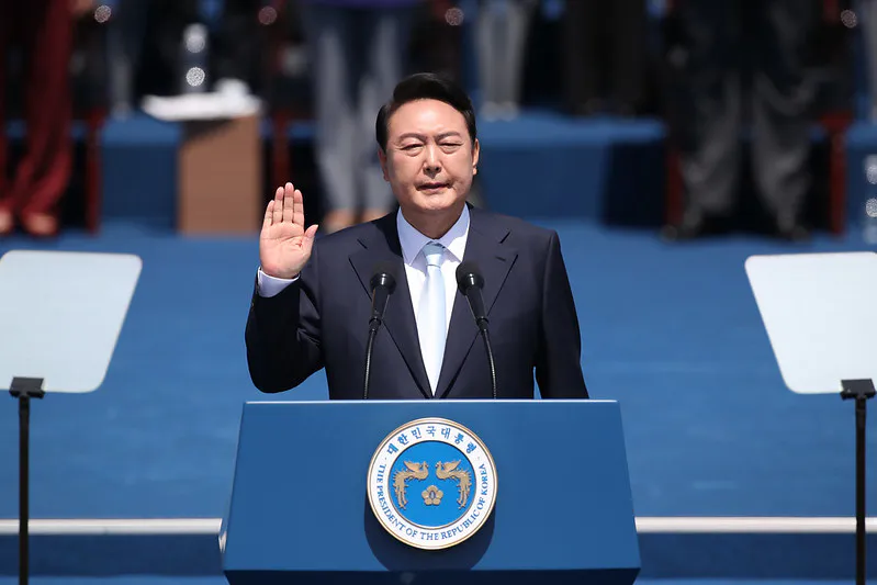 Yoon Suk Yeol, vigésimo presidente de la República de Corea     La ceremonia de inauguración     10 de mayo de 2022     La Asamblea Nacional, Seúl     DEMA (Agencia de Medios de Defensa)  Fotógrafo oficial: YANG DONG WOOK