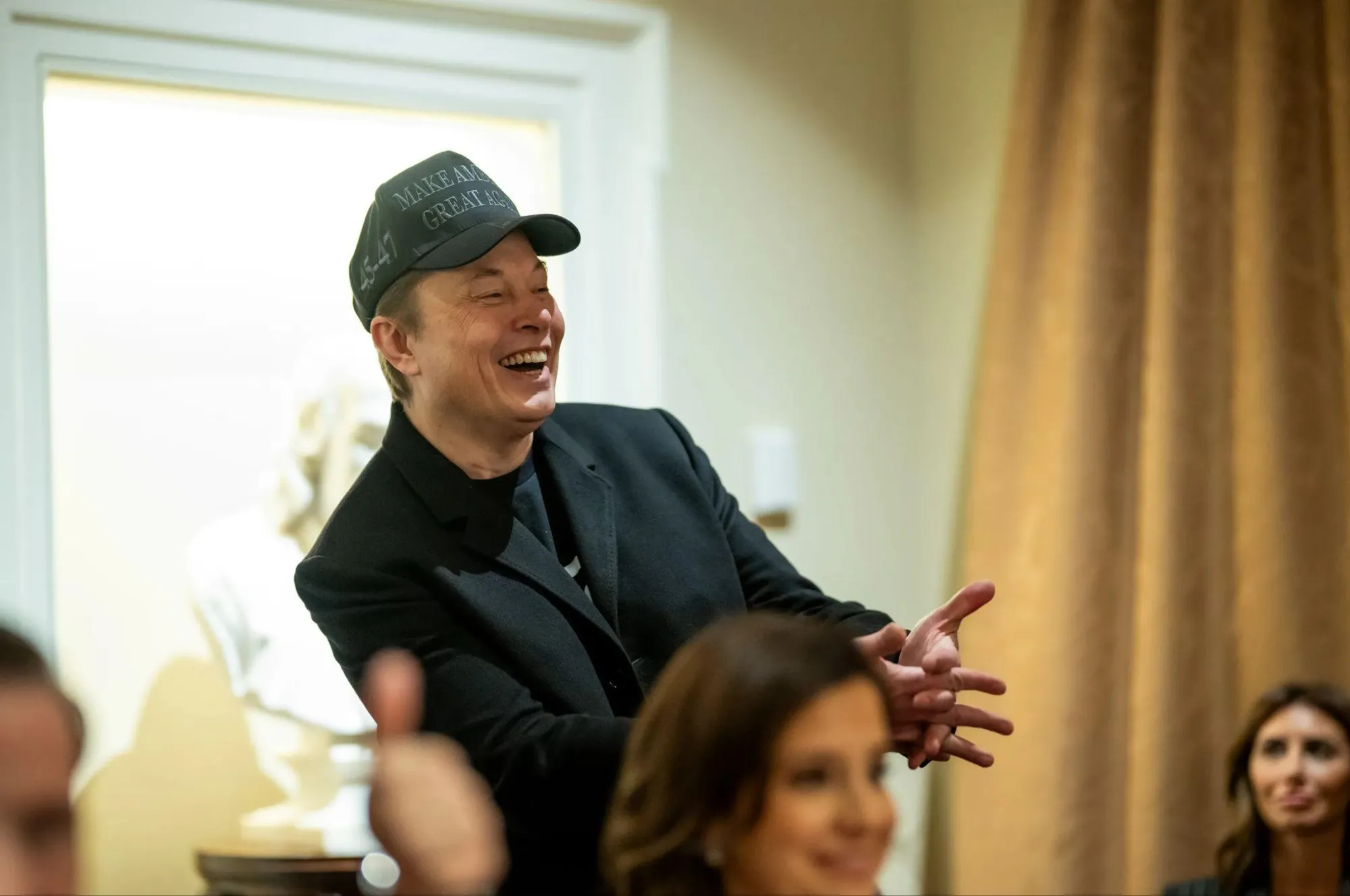 Elon Musk en la primera reunión del gabinete. Fuente:&nbsp;La Casa Blanca